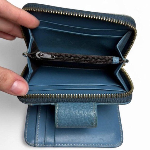 Dooney & Bourke Vintage 2000s Blue DB Monogram Canvas Leather Trifold Zip Wallet - Picture 7 of 8